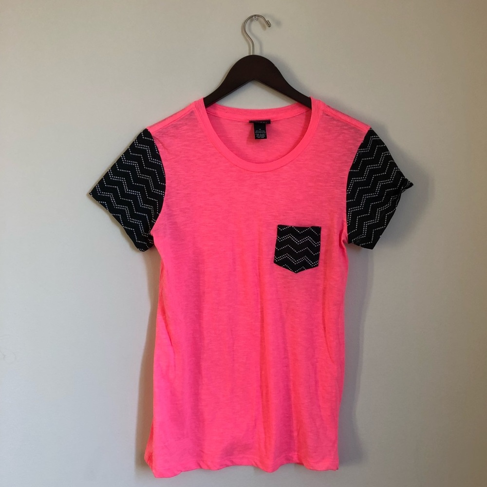 👚Rue 21 Neon Tee